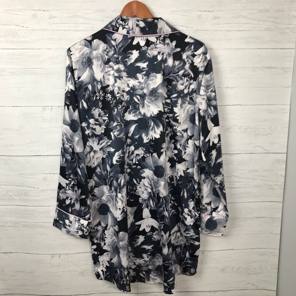 Victoria’s Secret Sleepshirt - Picture 6 of 7